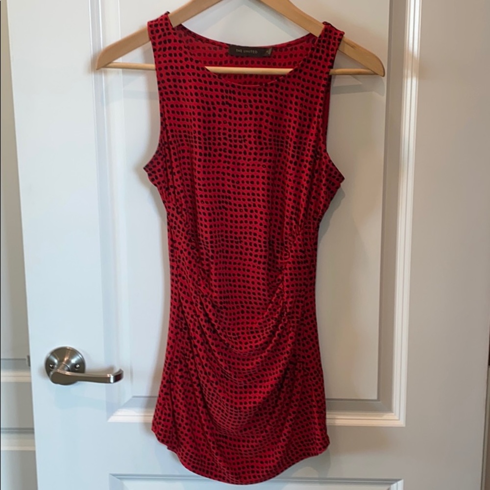 Red Sleeveless blouse